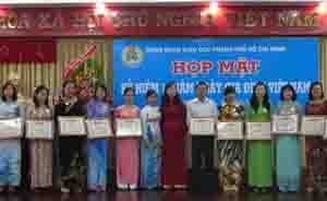 Trao giải Hội thi viết cảm nhận về mẹ Việt Nam anh hùng