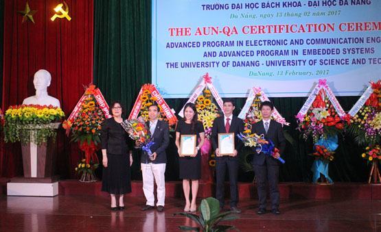 ĐH Bách khoa Đà Nẵng: 2 chương trình được trao chứng nhận đạt chuẩn AUN