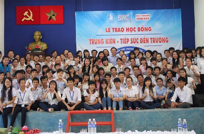 1,5 tỉ đồng học bổng cho sinh viên