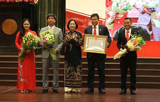 ĐH Kinh tế – Tài chính TP.HCM nhận Huân chương Lao động hạng ba