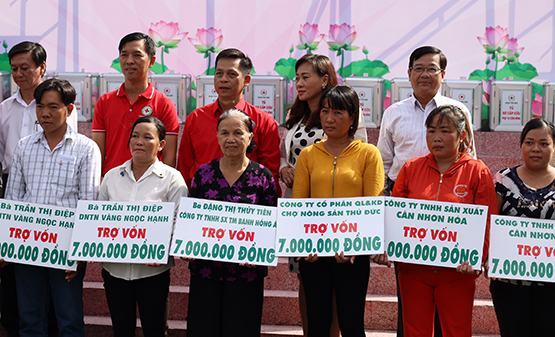 TP.HCM: Trao 40 suất Học bổng chữ thập đỏ