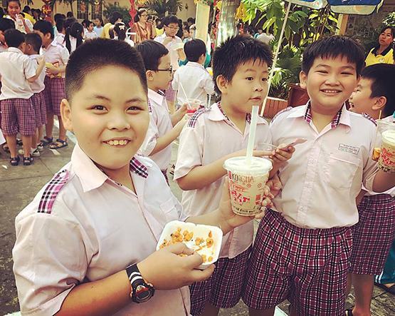 Trẻ uống trà sữa thường xuyên: Hại nhiều hơn lợi