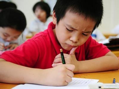 Trẻ học nặng do cha mẹ ganh đua?