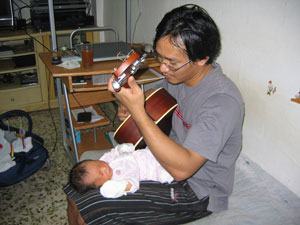 Trẻ nhỏ cũng rất cần âm nhạc