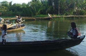 Trẻ thơ vùng ven