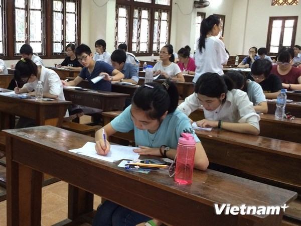 Trên 575.000 thí sinh bắt đầu làm bài dự thi đại học đợt 2