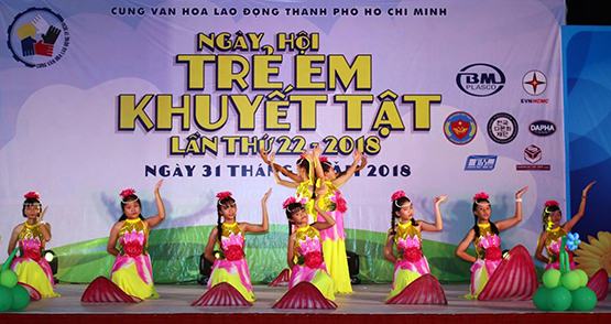 Chia sẻ với trẻ em nhiễm HIV