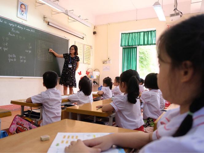 Tréo ngoe biên chế giáo dục