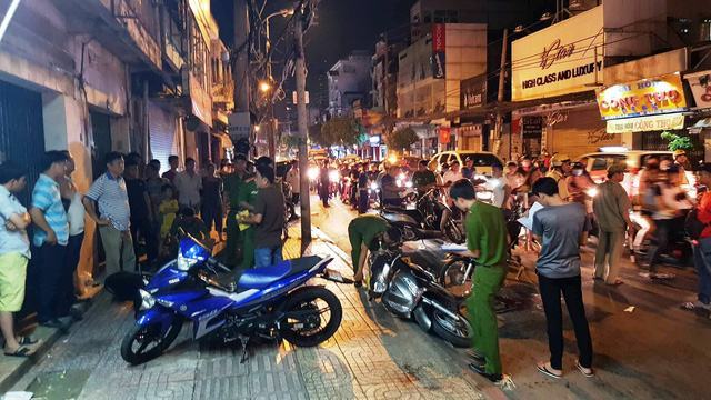 Trích camera, xác định nhóm trộm SH dùng dao tự chế đâm 5 hiệp sĩ - Ảnh 2.