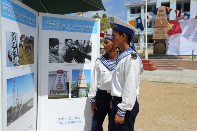 Triển lãm ảnh về biển đảo trên đảo Song Tử Tây