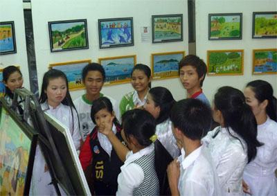 Triển lãm tranh của học sinh khuyết tật Phú Yên