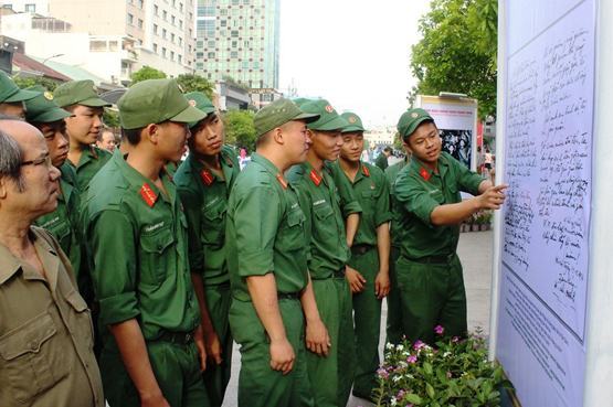 160 bức ảnh được triển lãm tại phố đi bộ Nguyễn Huệ