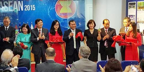Triển lãm 20 năm Việt Nam gia nhập ASEAN
