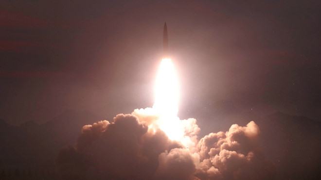 Hình ảnh về một vụ phóng tên lửa gần đây được Triều Tiên công bố ngày 7.8 /// Reuters