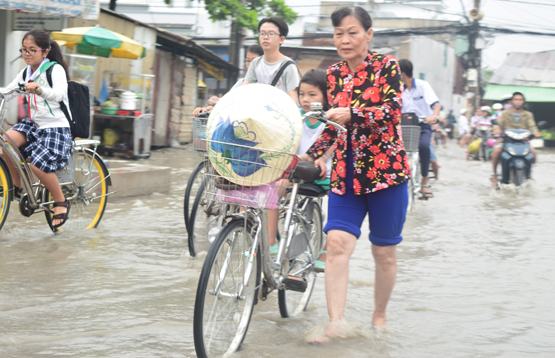 TP.HCM: Triều cường dự báo vượt mức báo động 3
