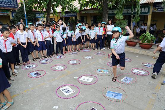 Gần 600 học sinh tham gia ngoại khóa giao thông