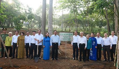 TP.HCM phát động “Tết trồng cây đời đời nhớ ơn Bác Hồ”