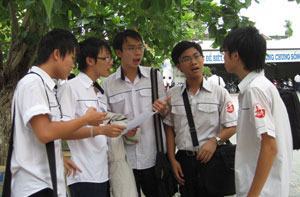 Trước khi ngước nhìn bầu trời đừng quên nhìn xuống mặt đất