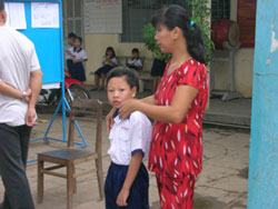 Trước ngày tựu trường: Ngược xuôi kiếm tiền cho con học chữ