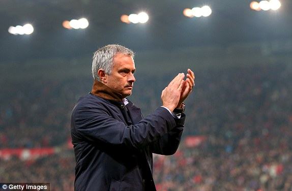 Trước vòng 11 Premier League: Nín thở chờ Mourinho