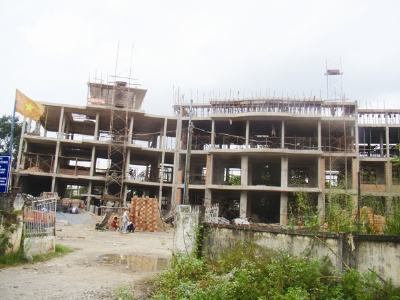 Trường đắp chiếu, hàng ngàn trẻ không có chỗ học