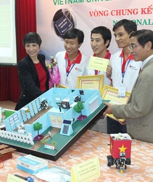 Trường ĐH Bách khoa TP.HCM giành giải nhất cuộc thi thiết kế MCU