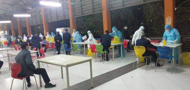 Trường ĐH ở Việt Nam mua 100.000 liều vắc xin Covid-19 cho sinh viên, giảng viên?