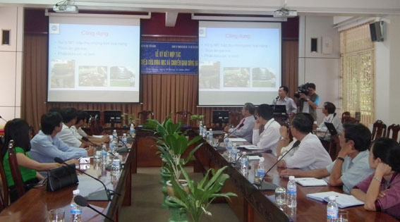 Trường ĐH Tiền Giang hợp tác thực hiện đề tài NCKH về sử lý cỏ dại trên sông