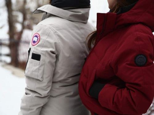 Áo khoác Canada Goose dao động từ 275-1.400 bảng Anh. Ảnh: Getty Images