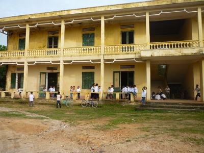 Trường học ba không