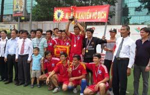 Trường THCS, THPT Nguyễn Khuyến đoạt chức vô địch