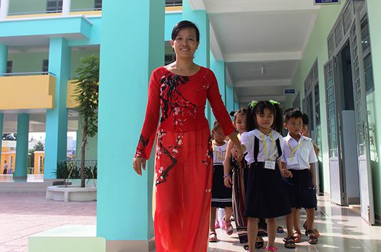 Phấn khởi đón nhận 1.000 phòng học mới