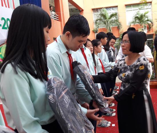 Đẩy mạnh công tác giáo dục và rèn luyện nhân cách cho HS