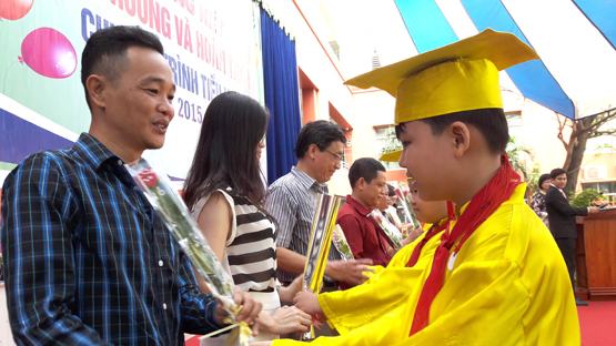 Trường TiH – THCS – THPT Trương Vĩnh Ký: Tuyên dương nhiều học sinh đạt thành tích cao trong học tập và rèn luyện