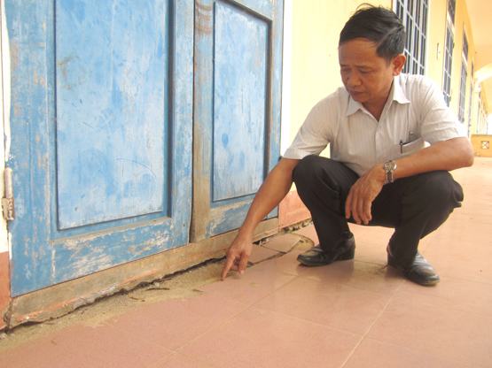 Trường tiền tỷ xuống cấp sau 9 năm sử dụng