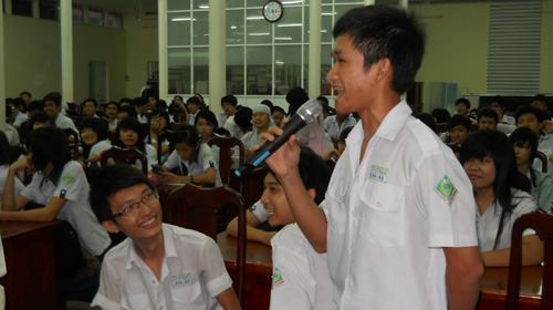 Truyền thông sức khỏe sinh sản cho SVHS