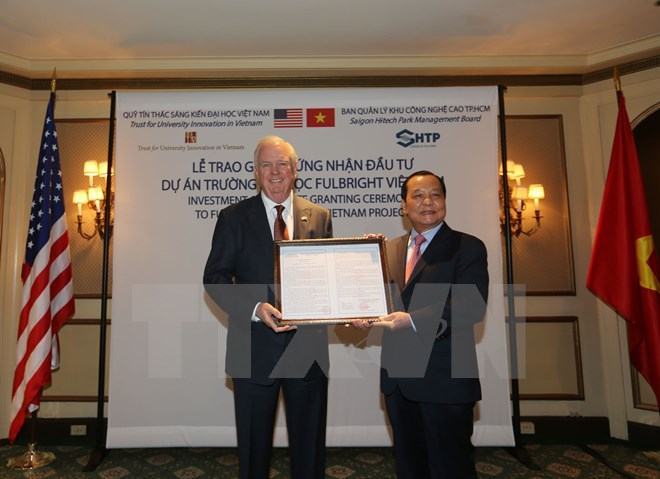 Trao chứng nhận đầu tư Dự án Trường ĐH Fulbright Việt Nam