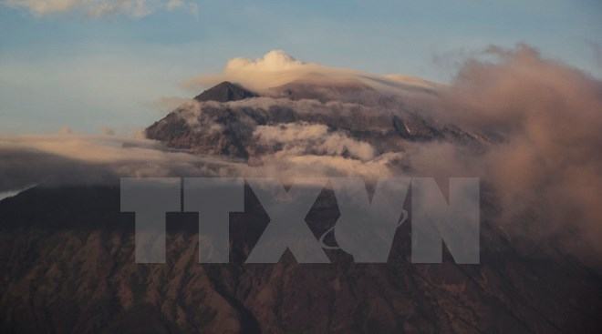 Indonesia sơ tán khẩn cấp hàng nghìn người sống gần núi lửa Agung