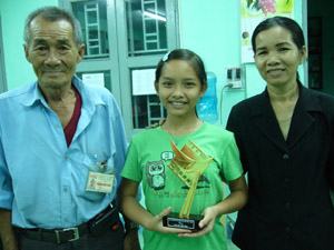 Từ “cô bé bán hoa” trở thành diễn viên triển vọng