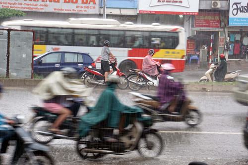 Từ hôm nay, miền Bắc mưa giông trên diện rộng hết nắng nóng