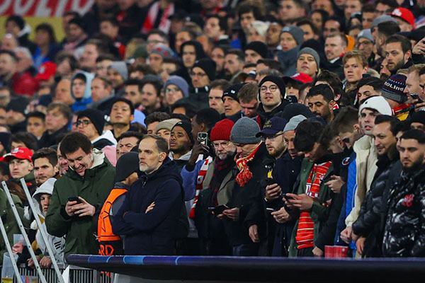 Tuchel bị cấm chỉ đạo, Bayern chịu bất lợi trước M.U