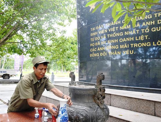 Lặng thầm bên Thành cổ