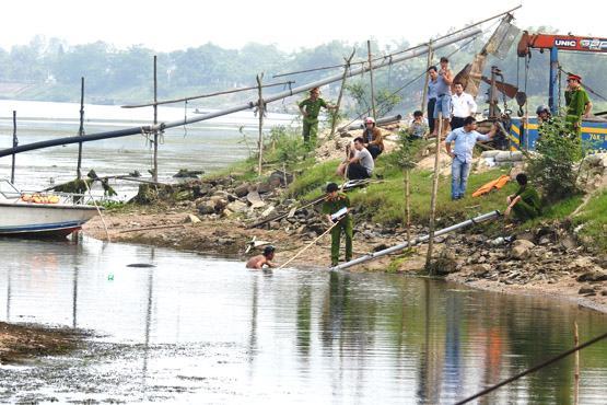 Tử vong khi bắt giữ tàu khai thác cát trái phép