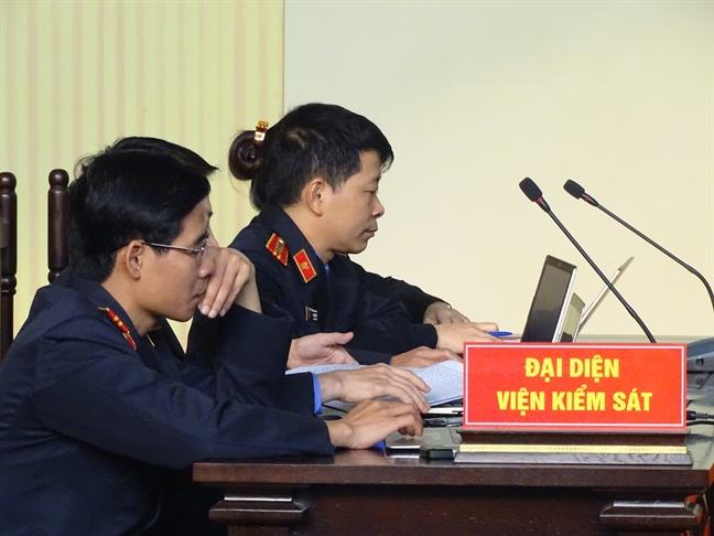 Tuyen an hai cuu tuong Bo Cong an cung 90 bi cao trong duong day danh bac nghin ty