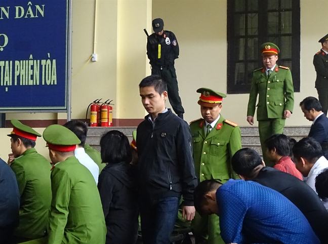 Tuyen an hai cuu tuong Bo Cong an cung 90 bi cao trong duong day danh bac nghin ty