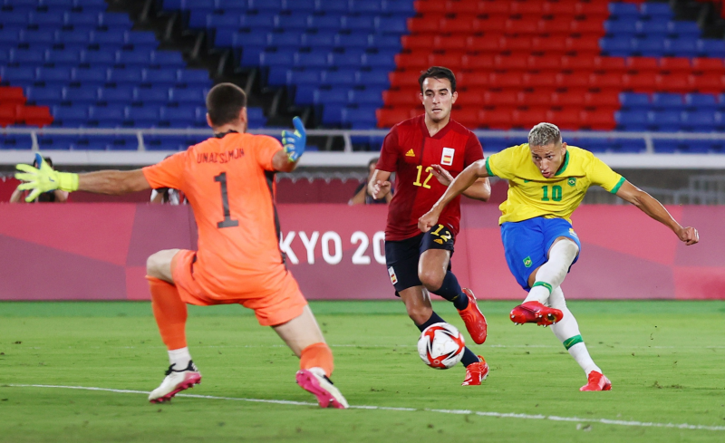 Tuyển Brazil vô địch Olympic: Richarlison đăng đàn gây hấn với Argentina