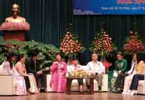 Tuyên dương 128 gia đình hạnh phúc tiêu biểu