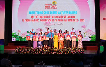 Công đoàn Viên chức TP.HCM tuyên dương nhiều gương điển hình học tập và làm theo lời Bác