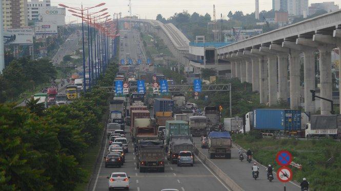 Tuyến metro số 1 TP.HCM có thể chậm do... thiếu tiền 