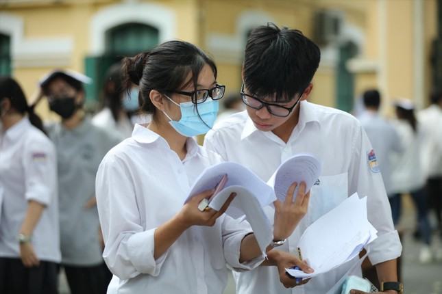 Tuyển sinh đại học: Bẫy điểm sàn